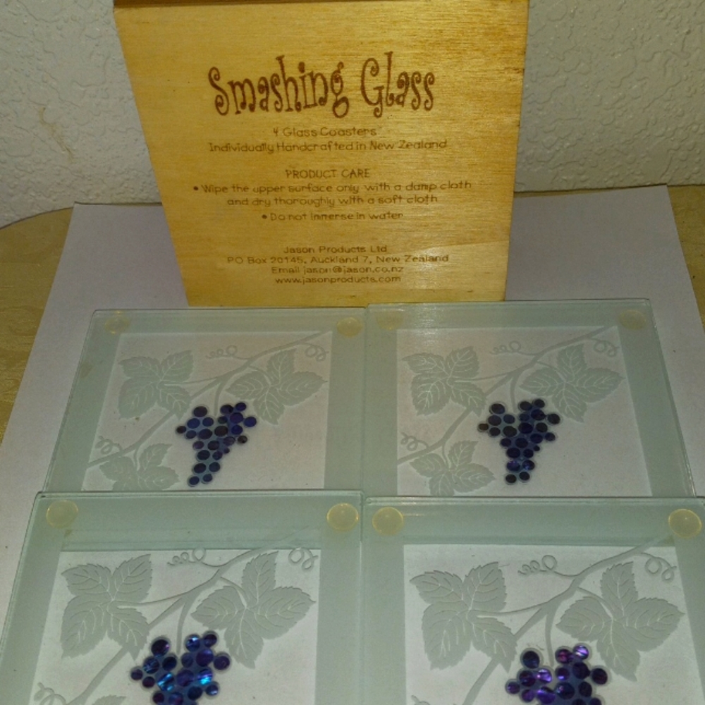 Smashing Glass Coaster Set of 4 with Original Wooden Storage box.  Leaf/Grape.